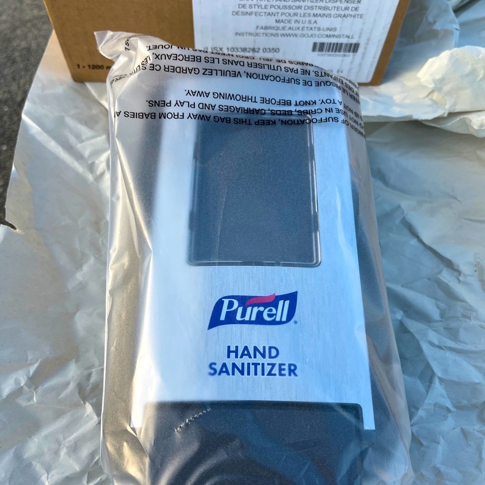 Purell hand sanitizer push dispenser style CS-4  brand new in box